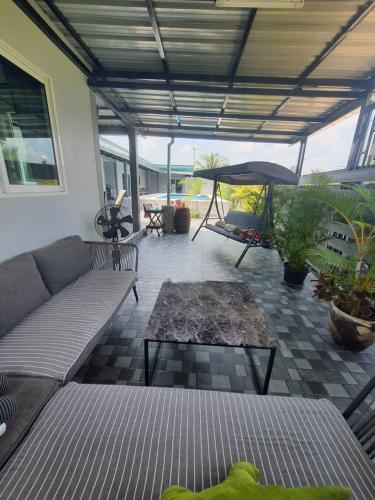 p&d รีสอร์ท อำเภอกุดชุม in Nong Phok