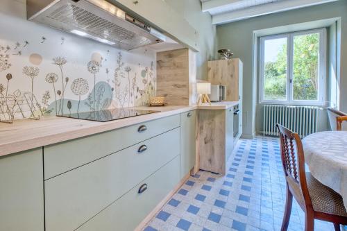 Konyha, Les Orchidées (Les Orchidees) in Razac Sur L'Isle