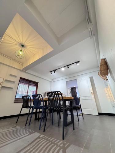 2 BRs 4Beds with rooftop in Nimman, Chiang Mai (photo 3)