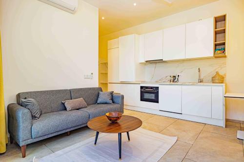 Kitchen, The Edge in Bijilo