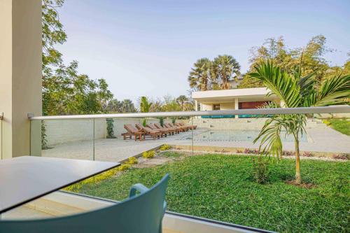 View, The Edge in Bijilo