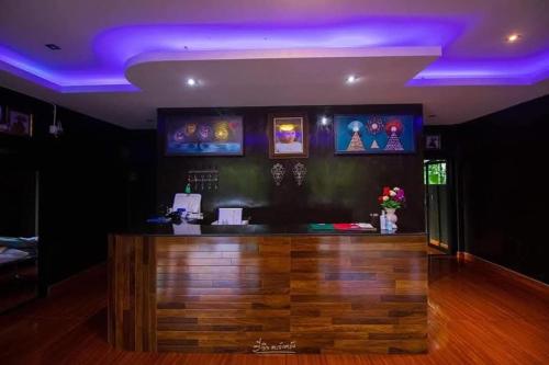 นาธาริเวอร์ไซด์ in Huai Yot