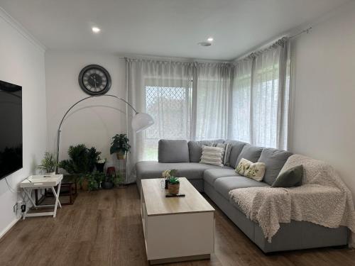 Cozy Modern Werribee house with all Amenities, Werribee