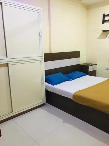 Crown Palace Tourist Home in Kochi