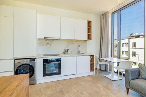 Kitchen, The Edge in Bijilo