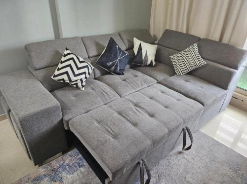 Luxury Apartment- 5 min Walking Distance Beach and 3 minutes walking distance Metro, Дубай (фото 5)