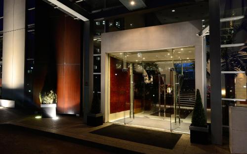 Canary Riverside Plaza Hotel - image 11