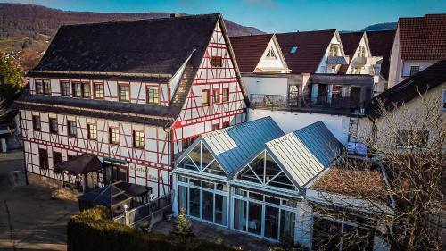 外部景觀, 美茲傑雷羅布爾餐廳酒店 (Hotel-Restaurant & Metzgerei Roßle) in 埃爾姆斯河畔代廷根