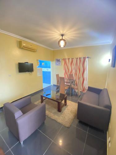 โรงแรมยาบิสโซ (Hotel Yabisso) in โลเม