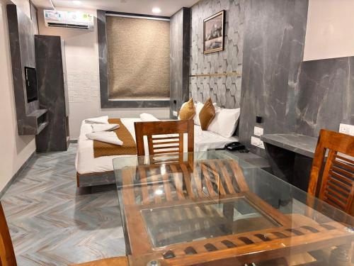 hotel Arts palace near Aksa Tengerpart