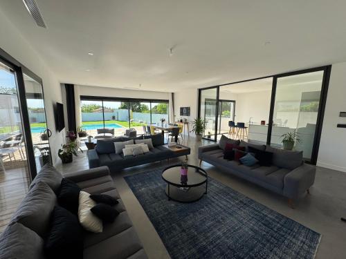 Villa Noam Haut Standing 220m2 in 博瓦桑