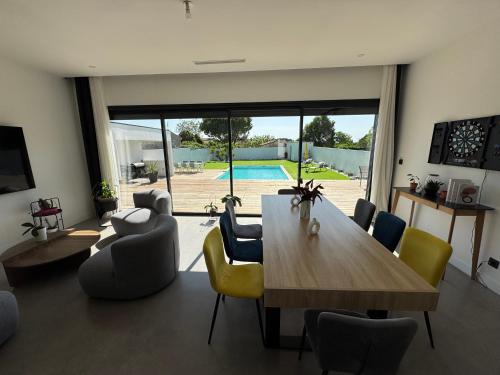 Villa Noam Haut Standing 220m2 in 博瓦桑