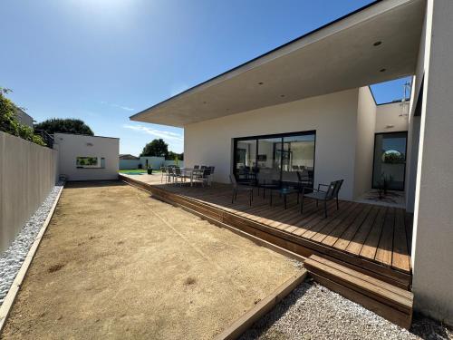 Villa Noam Haut Standing 220m2 in 博瓦桑