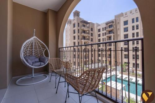 ระเบียง/ชานเรือน, Vogue Vacation Homes, Madinat Jumeirah Living Jadeel near Burj AlArab, One-Bedroom Apartment with La near ซูค มาดินัต จูไมราห์