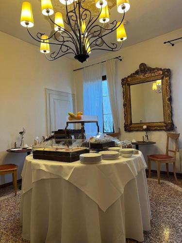 อาหารและเครื่องดื่ม, Hotel Donna Lucia in ปอนซาโน่ เวเนโต