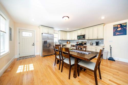 37 - 3BR Quincy - Cozy Townhouse near Adams Park in Quincy (MA)