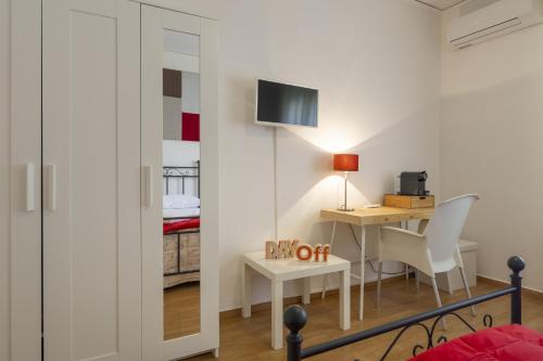 Twin Room with Private External Bathroom image 5