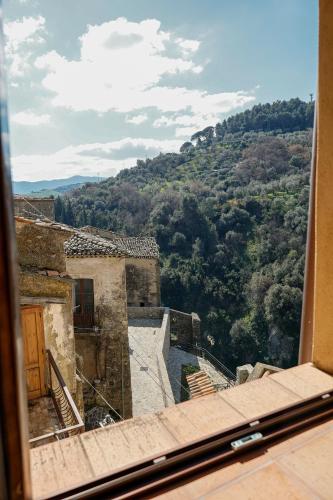 La Portella Quiet Residence in Oriolo