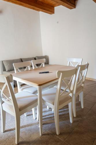 La Portella Quiet Residence in Oriolo