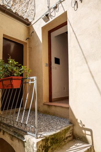 La Portella Quiet Residence in Oriolo