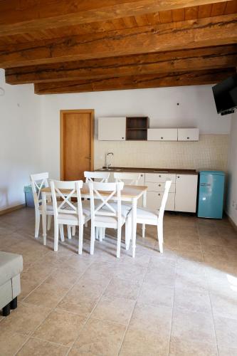 La Portella Quiet Residence in Oriolo