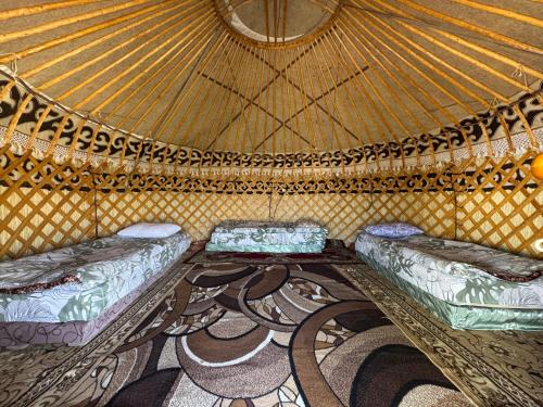Yurt camp Chyrak in Tong