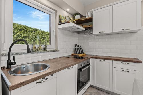 Konyha, Krasna kuća (Krasna kuca) in Breg