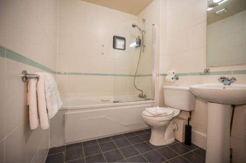 One-Bedroom Apartment image 1