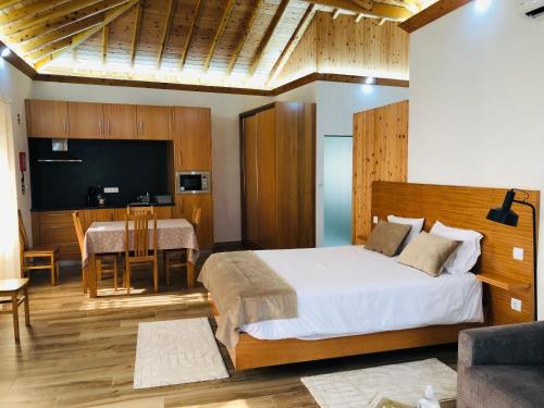 AMU- Apartamentos Mistérios da Urzelina (AMU- Apartamentos Misterios da Urzelina) in อูร์เซลินา