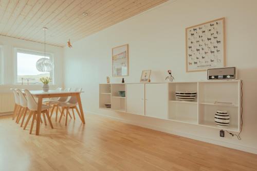 Apartment with Balcony and Ocean View - Tórshavn, Tórshavn (Foto 10)