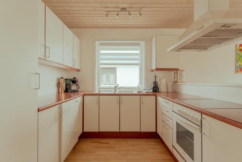 Apartment with Balcony and Ocean View - Tórshavn, Tórshavn (Foto 6)