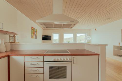 Apartment with Balcony and Ocean View - Tórshavn, Tórshavn (Foto 7)