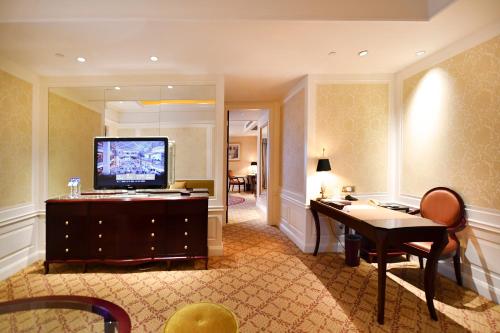 Business Suite image 5