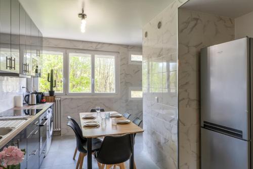 Konyha, Spacieux Appartement 4 Chambres in Herouville-Saint-Clair