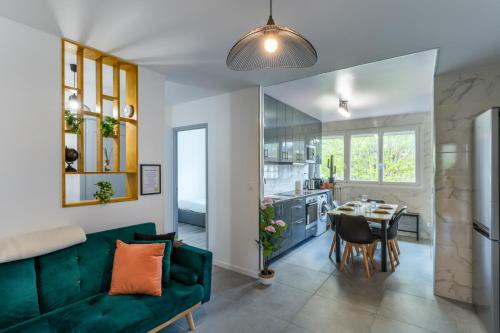 Konyha, Spacieux Appartement 4 Chambres in Herouville-Saint-Clair