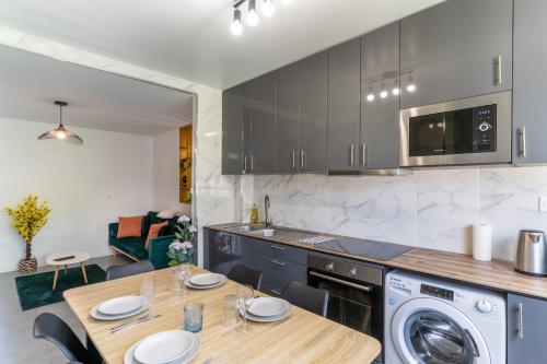 Konyha, Spacieux Appartement 4 Chambres in Herouville-Saint-Clair