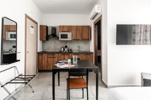 Materdei Rooms - Napoli Centro, Camere con cucina vicino Metro e colazione inclusa, Naples (photo 8)