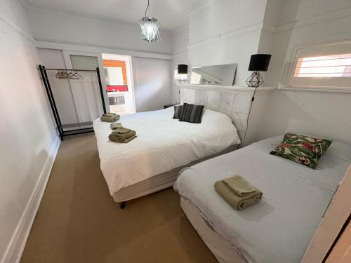 Rest on Keppel, Bathurst (photo 8)