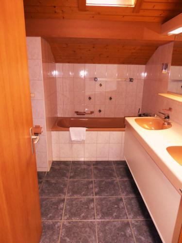Hotel Tell - main image