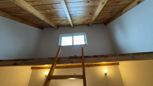 Pine Edge by T2R - Luxury Duplex Apartment Private Parking & Stunning Views in Khaira Gali near to Nathia Gali & Muree - image 5