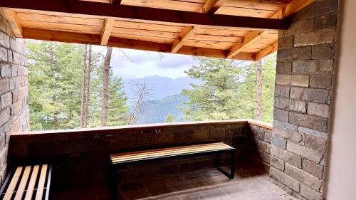 Pine Edge by T2R - Luxury Duplex Apartment Private Parking & Stunning Views in Khaira Gali near to Nathia Gali & Muree - image 13