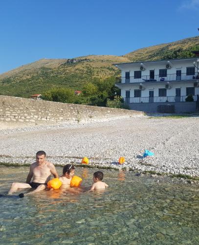ROOMS balani