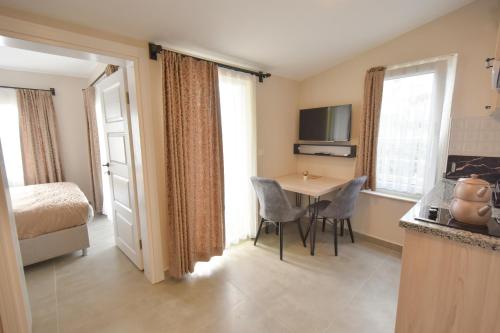 Apartment with Balcony room in Beyaz Melek Apart Hotel