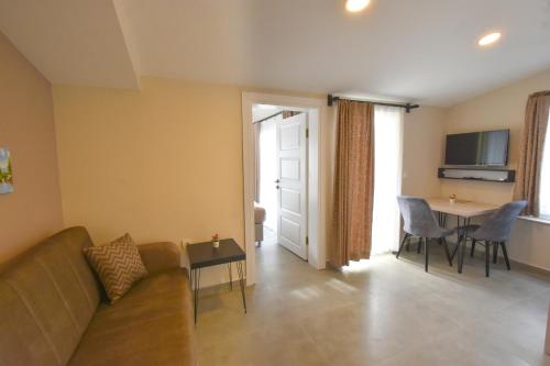 Apartment with Balcony image 4