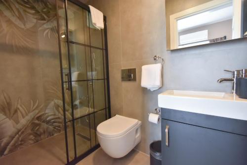 Apartment with Balcony image 2