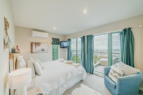 Elevated Ocean View Oasis - 3BR 2 Bath Parking in Mount Pleasant