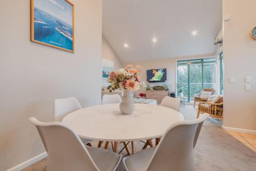 Elevated Ocean View Oasis - 3BR 2 Bath Parking in Mount Pleasant