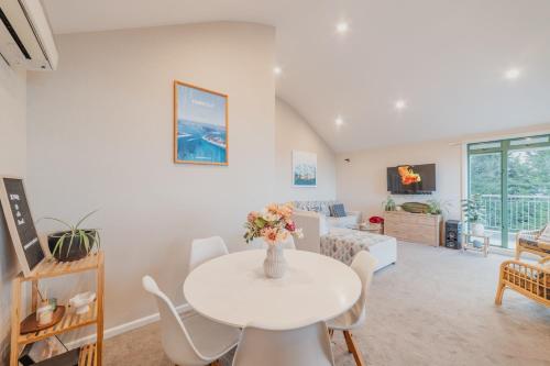 Elevated Ocean View Oasis - 3BR 2 Bath Parking in Mount Pleasant