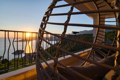 Magic view - Apartment with Pool, Budva (zdjęcie 2)