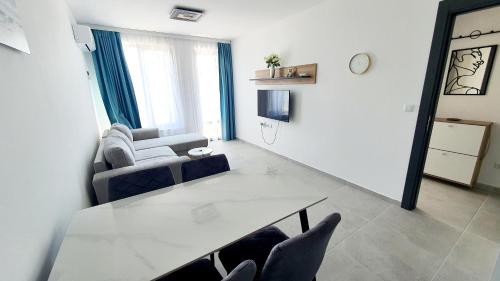 Sunshine Rose - Sea view, Neubau, Luxus Apartment in Sveti Vlas